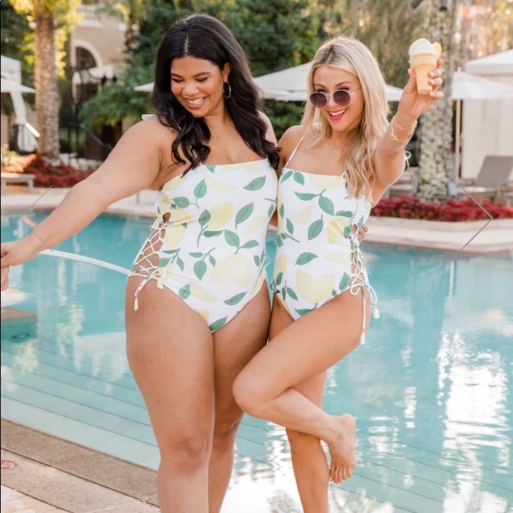 Full Of Life Lemons Square Neck Side Tie Swimsuit (2X)
